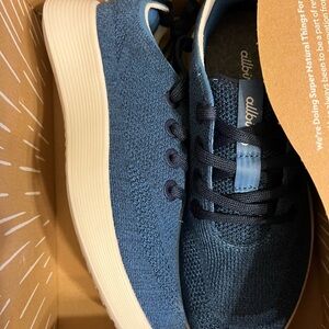 Womens Allbirds navy tree runner shoes